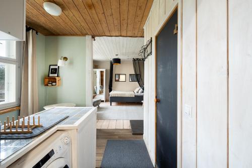 Garden Studio next to Telliskivi & Old Town, Таллин (фото 11)