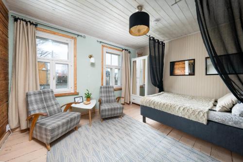 Garden Studio next to Telliskivi & Old Town, Таллин