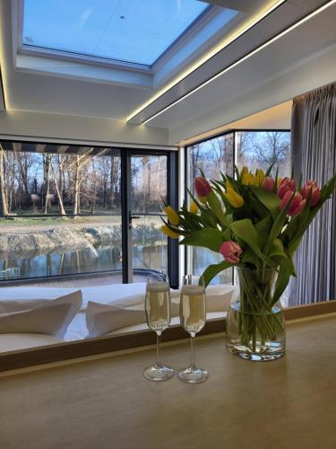 Pałac Wieniawskich - Luksusowe, Całoroczne Domki Glampingowe Nad Jeziorem, Prywatna Balia, Park 10ha - Accommodation - Grodzisk Mazowiecki