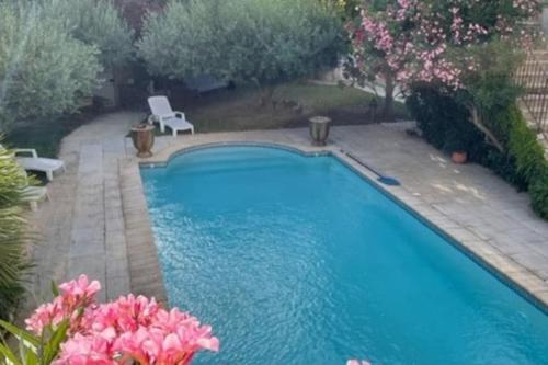 Gite 2 personnes avec terrasse, piscine et jardin - Location saisonnière - Bezouce