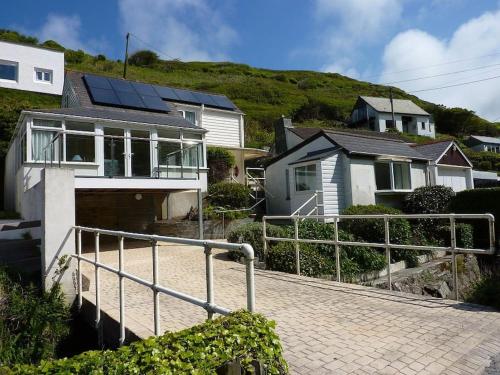 Tides Reach - Trebarwith Strand - North Cornwall - Sleeps 4 - 6 gîte à louer Gull Rock