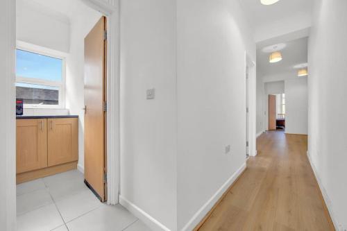 Central Reading - 3 bed apartment, Рединг (фото 9)