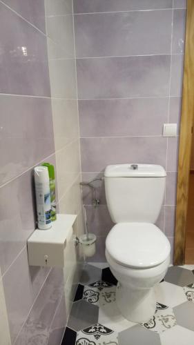 Double Room with Shared Bathroom image 1