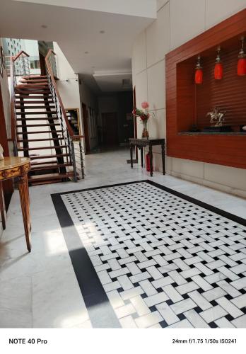 Palladium Executive - image 4