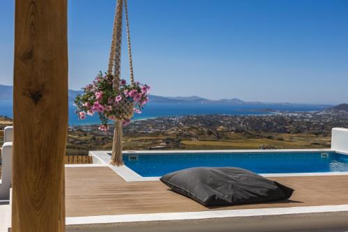 La Grande Vue-Private hilltop villas with private pools