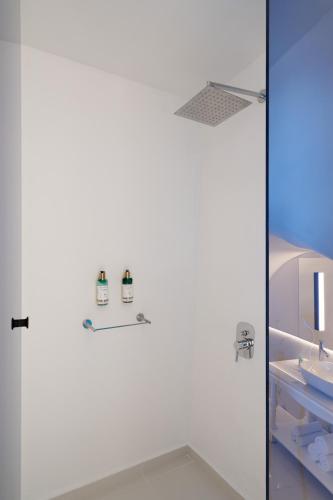  Villa Double Room with Open Air Jetted Tub image 8