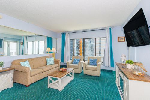 Stunning Ocean View 2 Bedroom Condo- Nicely Updated & sleeps 6! Palace Resort Unit 408