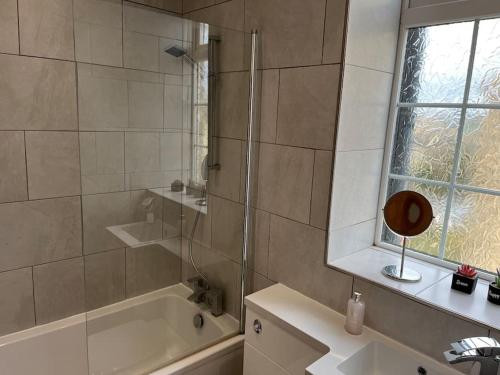 Steeple View - A two bedroom 18th century cottage., Leeds (Foto 6)