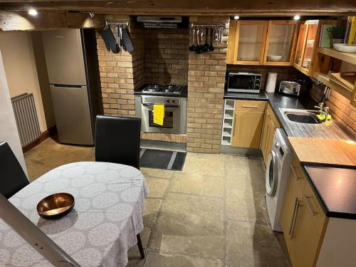 Steeple View - A two bedroom 18th century cottage., Leeds (Foto 10)