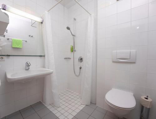 Single Room image 3