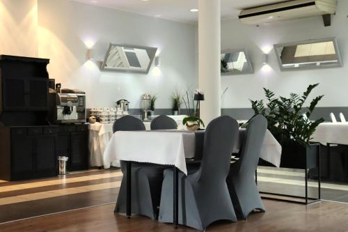 Restaurante, Hotel Nad Mroga in Lodz City Center