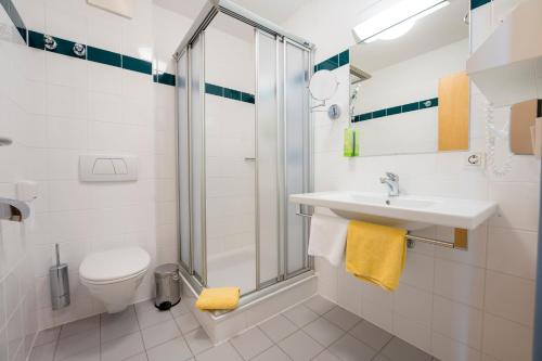 Double Room image 3