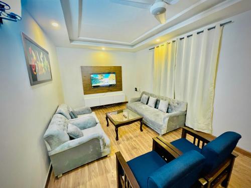 Luxe and Family-friendly 2BHK - image 5