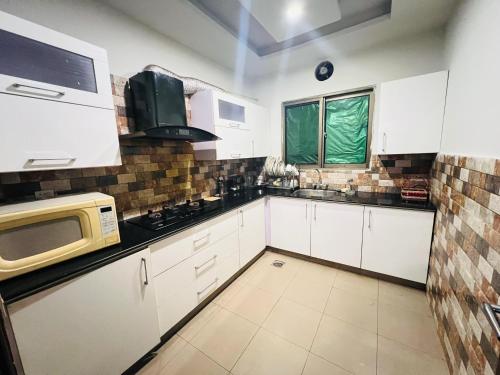 Luxe and Family-friendly 2BHK - image 2