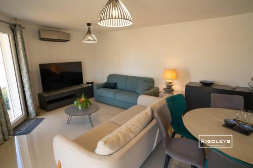 Riboleys - T3 climatise a 100m de la mer in Vias