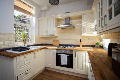 Kitchen, West Beck House Newcastle - Private Double En-Suite in North Shields