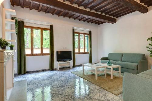 Ardiglione Apartment by Mamo Florence - image 14