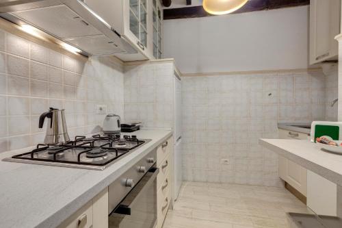 Ardiglione Apartment by Mamo Florence - image 2