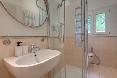 Ardiglione Apartment by Mamo Florence - image 9