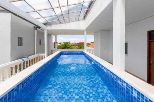 Exquisite Villa VENIRE I Canggu I Rooftop Pool I AirCon I Netflix I Kitchen I Parking