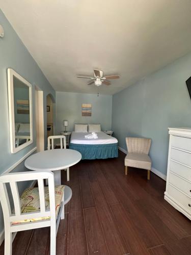 St Maurice Beach Inn - image 7