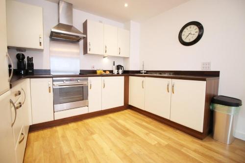 Quaysideone bedroom apartment in Cardiff Bay