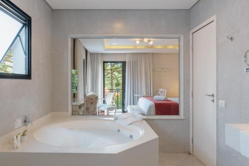 Presidential Suite image 10