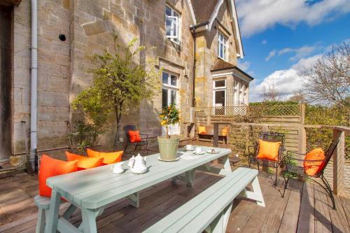 Instalaciones, Sanctuary Forest Row countryside village escape Pass the Keys in Forest Row