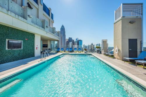 Luxurious Skyhouse Uptown Apartments in Charlotte North Carolina in Charlotte, USA
