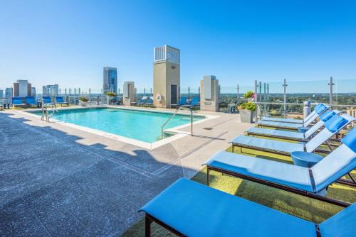 Luxurious Skyhouse Uptown Apartments in Charlotte North Carolina in Charlotte, USA