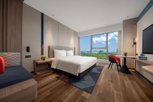 room detail thumbnail 1