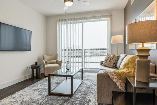 Landing at Axis Waterfront - 1 Bedroom in Downtown Benbrook in Fort Worth, USA