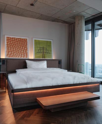 549866252 The Zipper Hotel und Apartments