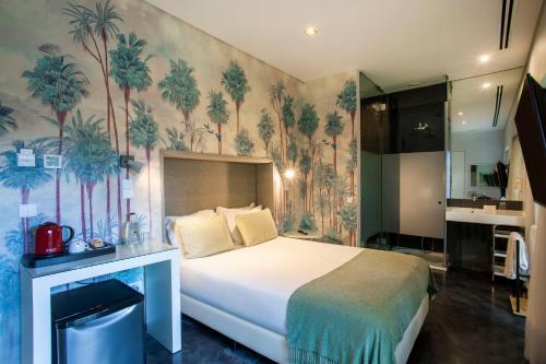 Junior Double Room with Balcony image 4