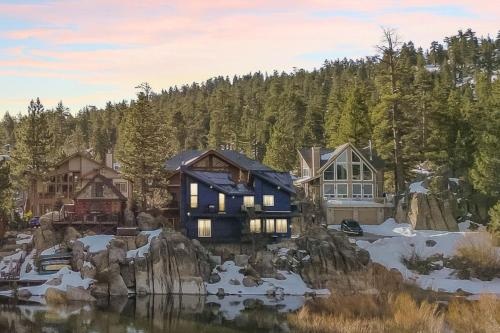 Off The Hook in Big Bear Lake in Big Bear Lake, USA