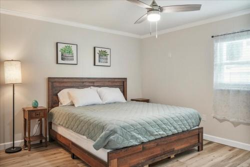 Shoreline Serenity 3bd Dog Friendly Bckyrd in Satellite Beach, USA