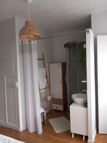 卫浴间, Chambre chez l'habitant in 皮隆尼