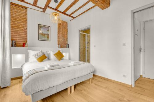 Three-Bedroom Apartment image 5