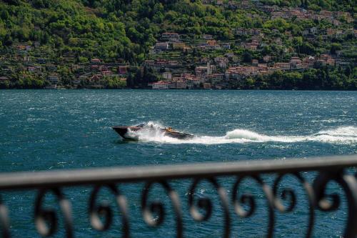 Darsena Brienno by Quokka 360 - Access to lake