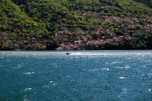 Darsena Brienno by Quokka 360 - Access to lake