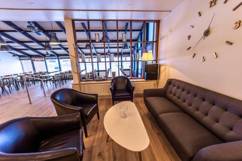 酒吧/高級酒吧, 布里姆酒店及小屋 (Brimnes Hotel & Cabins) in 歐拉夫峽灣