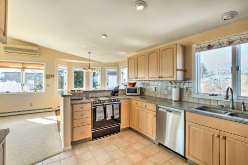 Narragansett Home-Deck Ocean Views and Beach Access - image 12