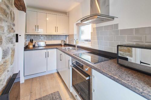 Konyha, Host & Stay - Rose Cottage in Thropton
