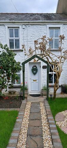 Wisteria Cottage an authentic and enchanting cottage experience