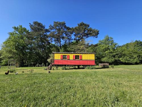 Roulotte Belle des Prés - Location saisonnière - Sigalens