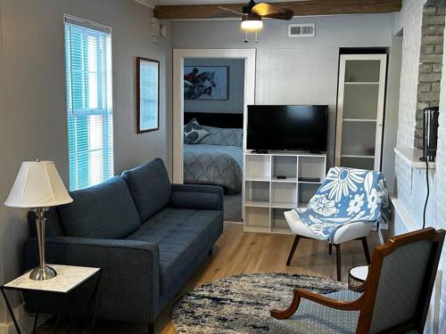 Walk To Goodspeed Opera House from this quaint 2 BDRM APT in East Haddam, USA