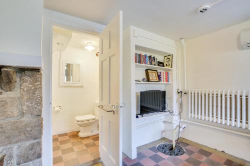 Charming Greenwich Escape Near Wooded Trails! Charming Greenwich Escape Near Wooded Trails!