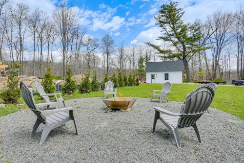 Poconos Vacation Rental Near Lake Wallenpaupack!