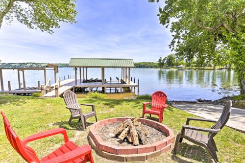 Watts Bar Lake Escape Private Boat Dock and Ramp! in Lenoir City