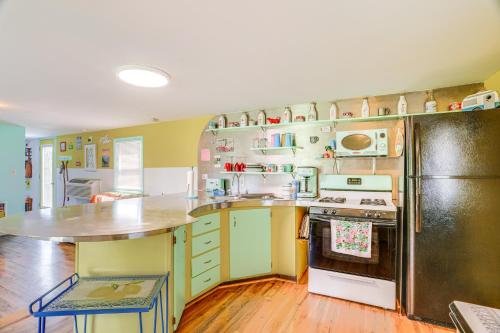 Waterfront Virginia Retreat w/ Canoe, Pets Welcome in Rileyville